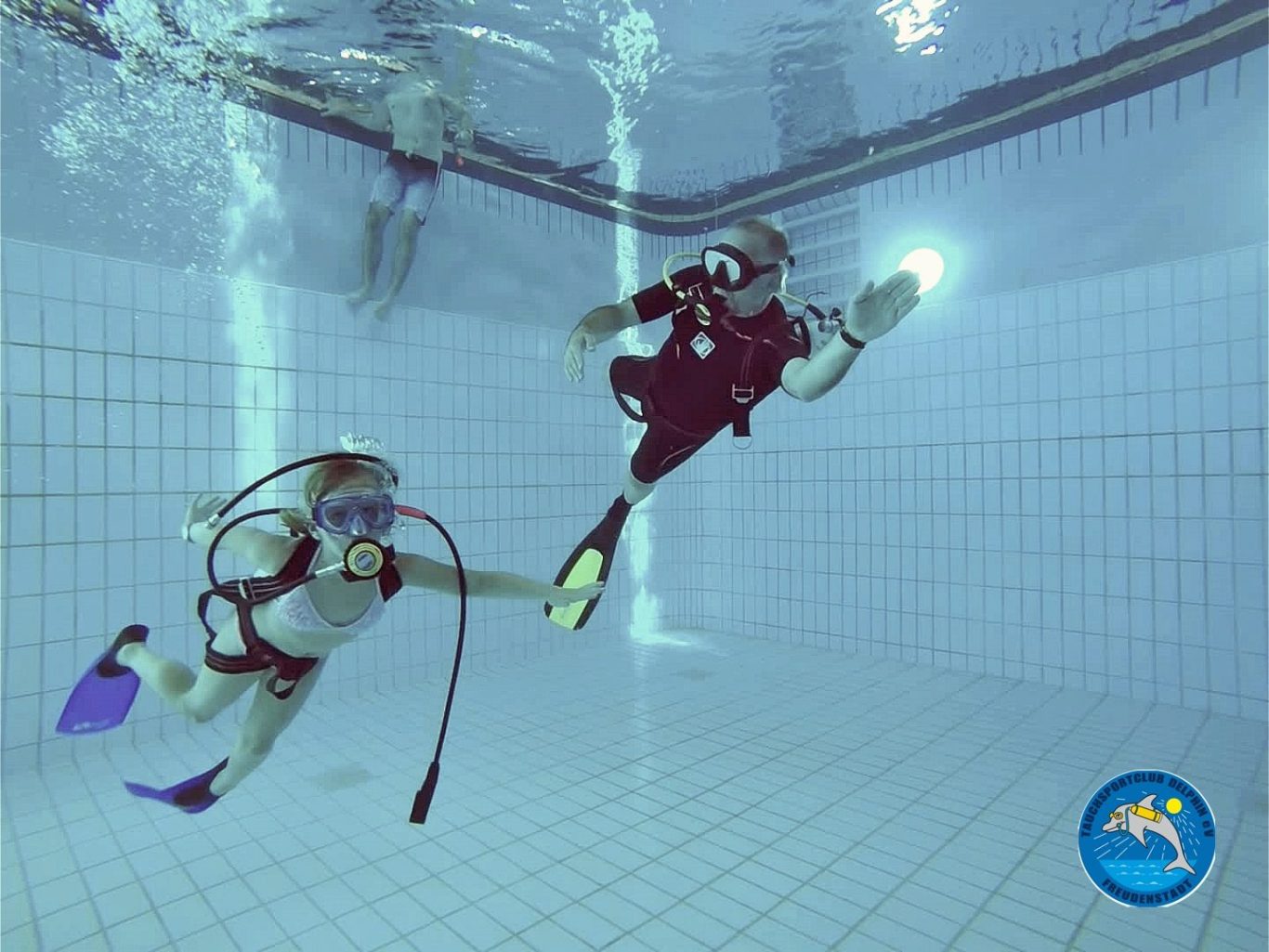 Tauchtraining Tauchtraining und Ausbildung der Jugend im Schwimmbad